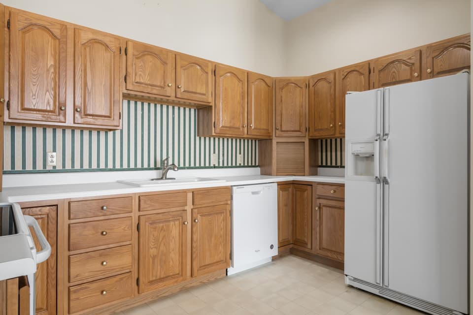 255 Gold Leaf Drive, photo 9 of 28