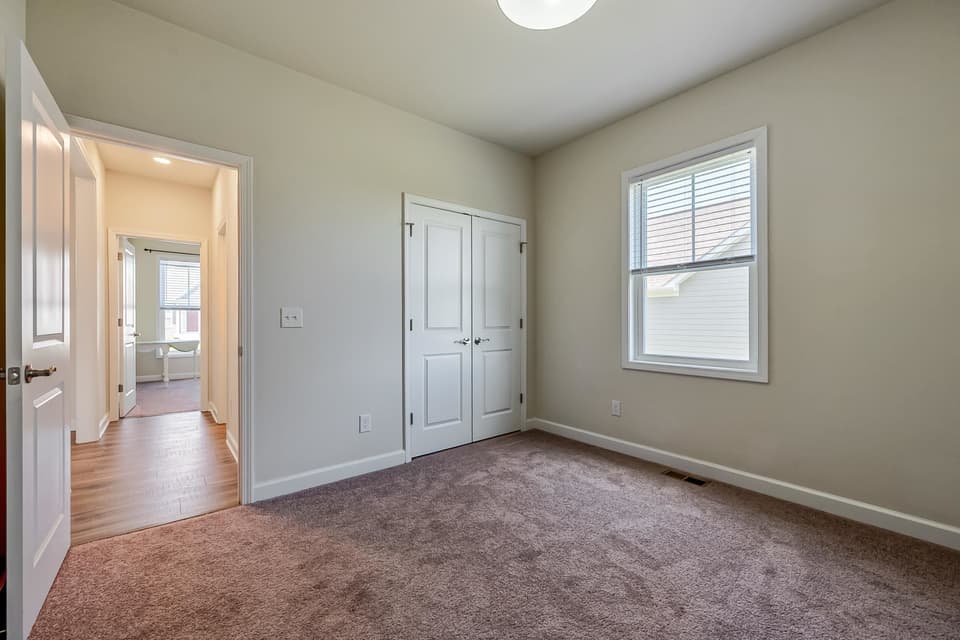 740 Jefferson Circle, photo 15 of 40