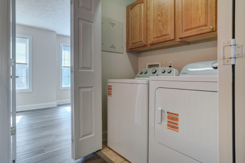825 Oaktree Boulevard, photo 22 of 32