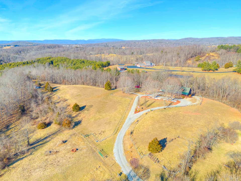 2893 Spring House Road, photo 3 of 32