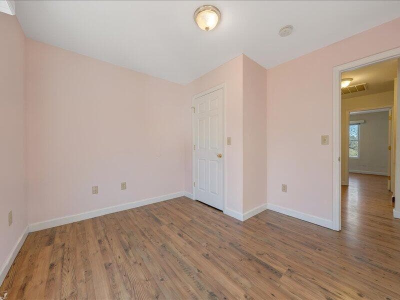 275 Depot St NE, photo 21 of 32