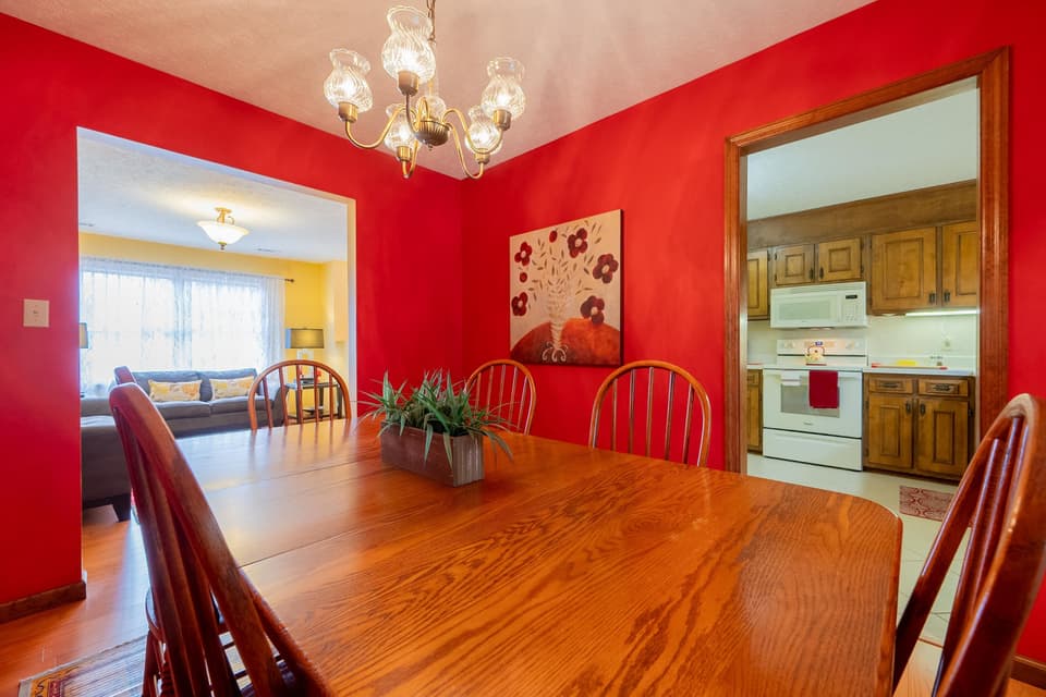765 Atkinson Road, photo 15 of 40