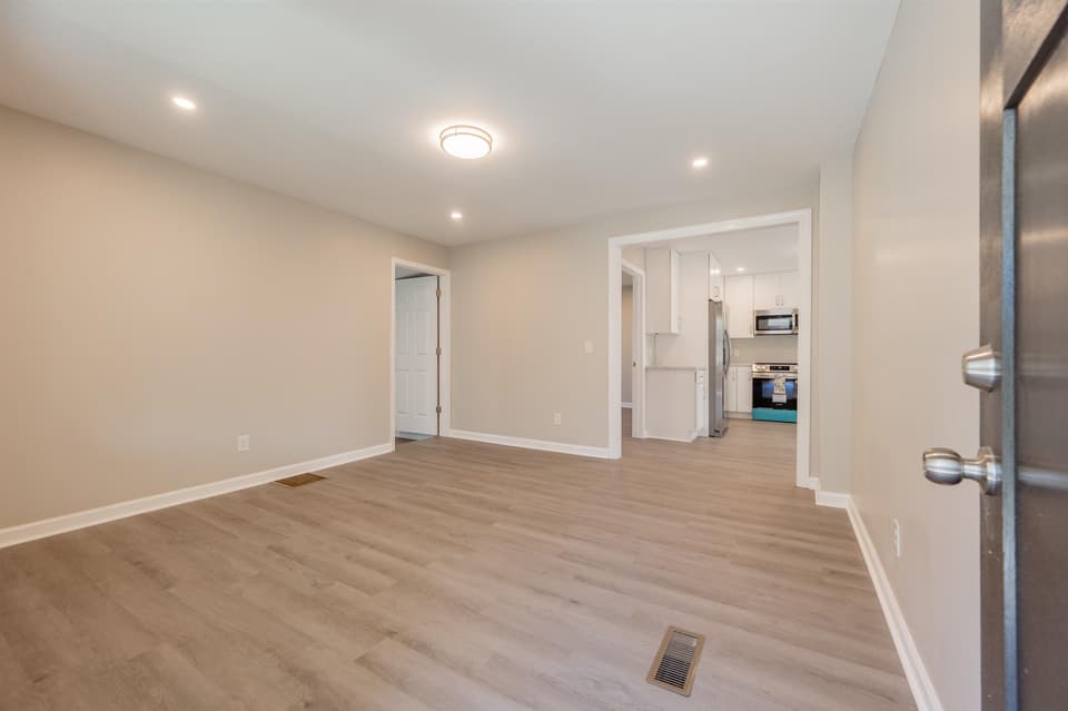 854 Den Hill Road, photo 12 of 40