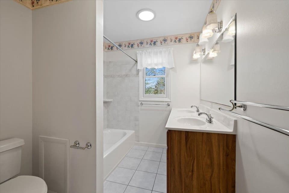 380 Walters Drive NW, photo 13 of 23