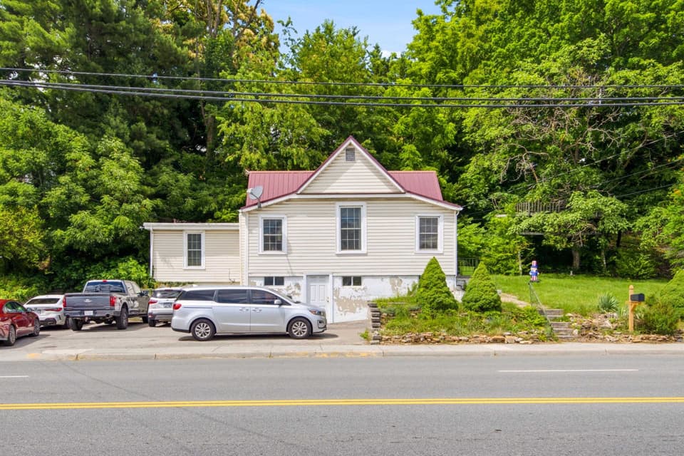 106 Roanoke Street, Christiansburg, VA