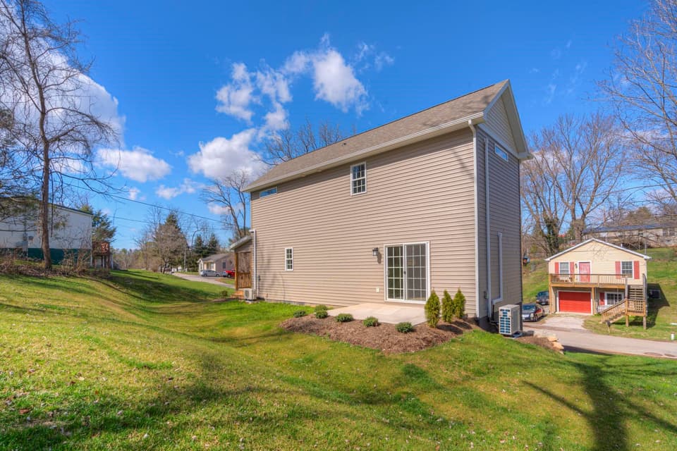 495 School Lane, photo 7 of 40