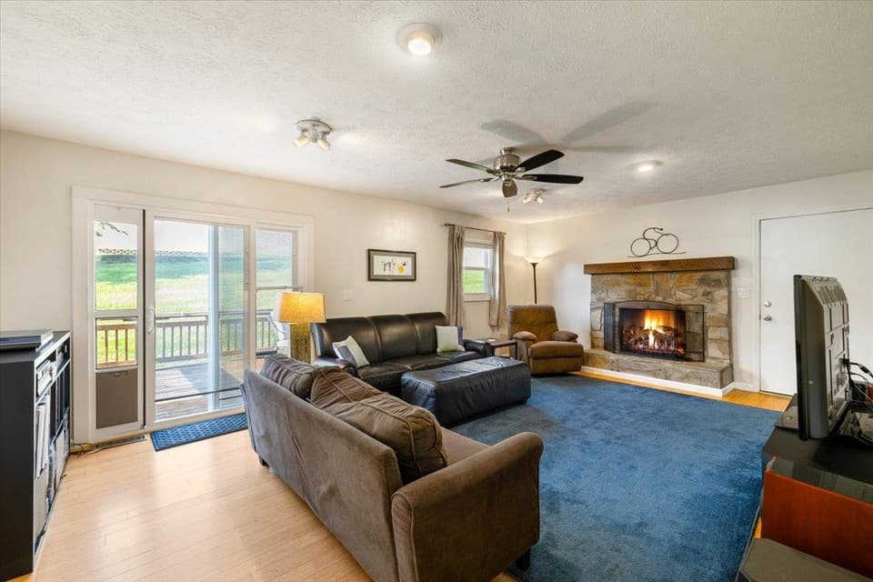 870 Cambria Street NW, photo 13 of 40