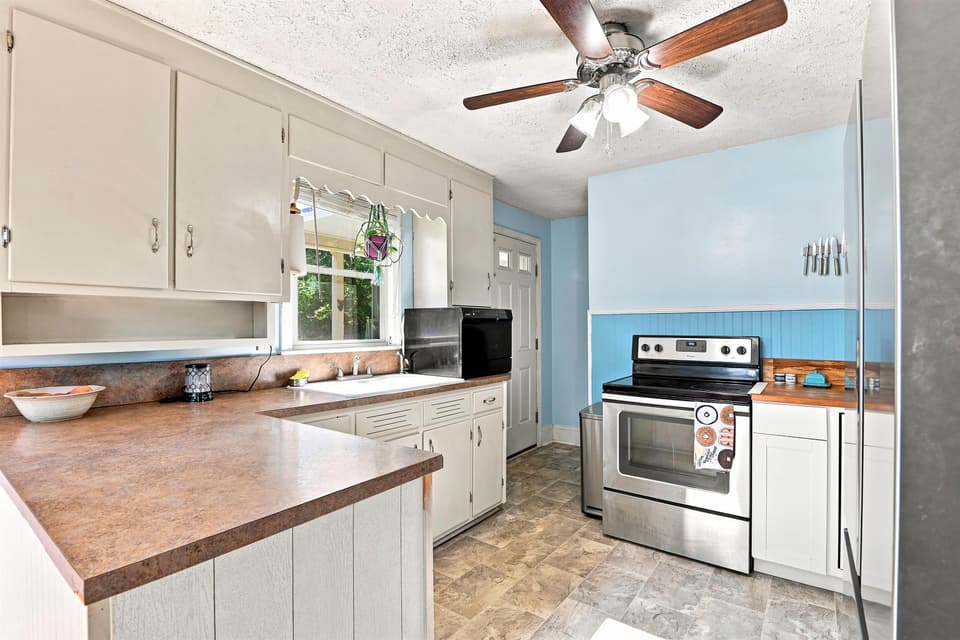 105 Ellett Drive SE, photo 13 of 37