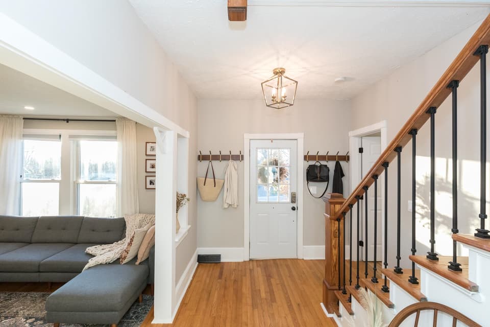 405 Lester Street, photo 14 of 40