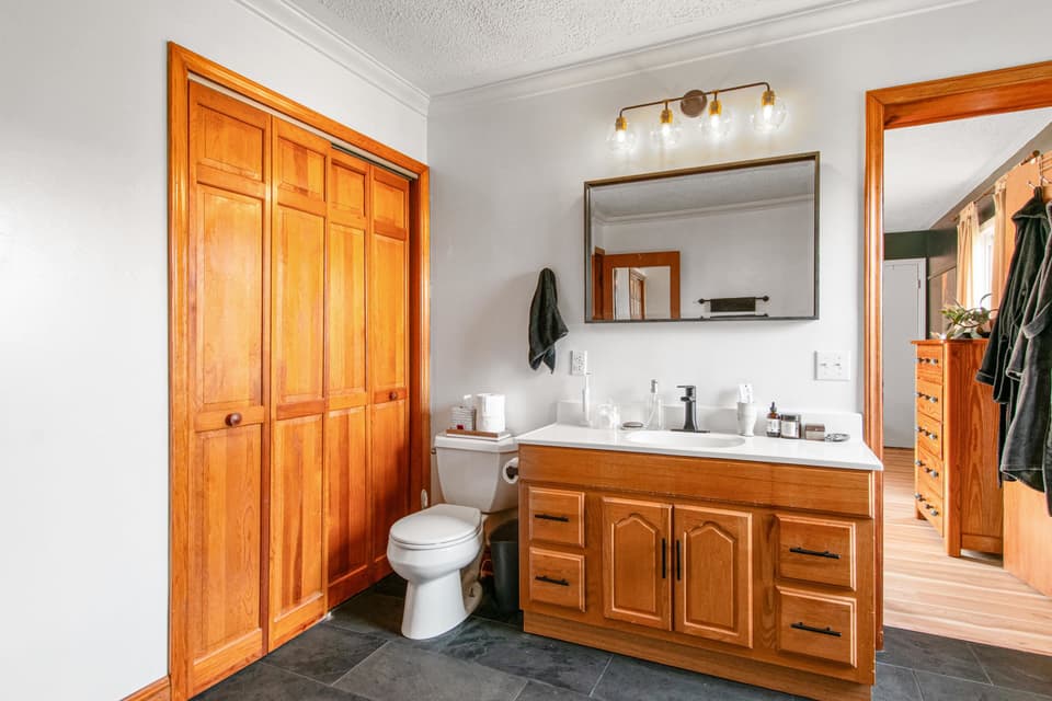 1595 Gallimore Street, photo 23 of 40