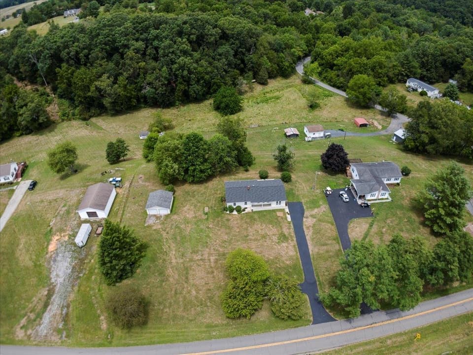 3540 Fairview Church Road, photo 18 of 40
