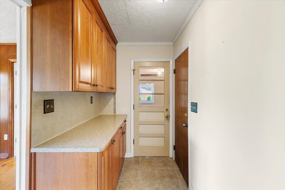 110 Rosehill Drive, photo 11 of 40