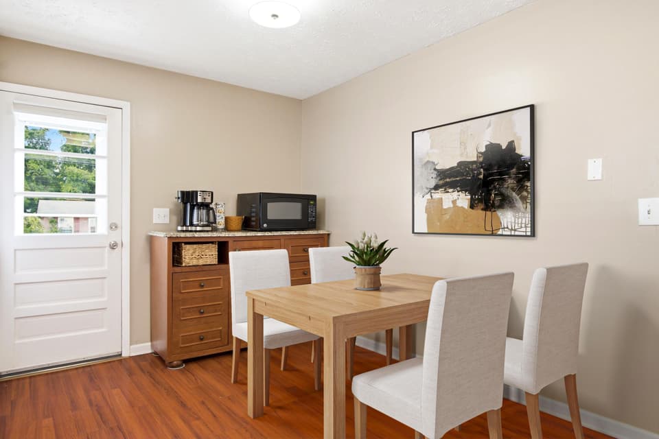 1790 Rainbow Street NE, photo 5 of 40