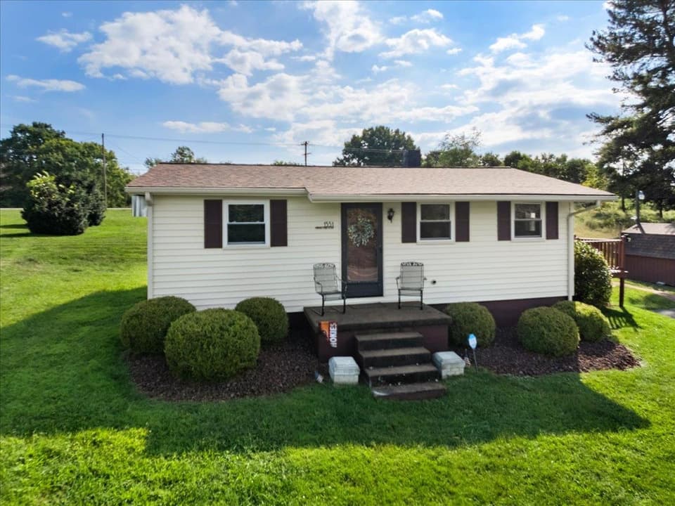 1551 Peppers Fry Road NW, photo 4 of 37