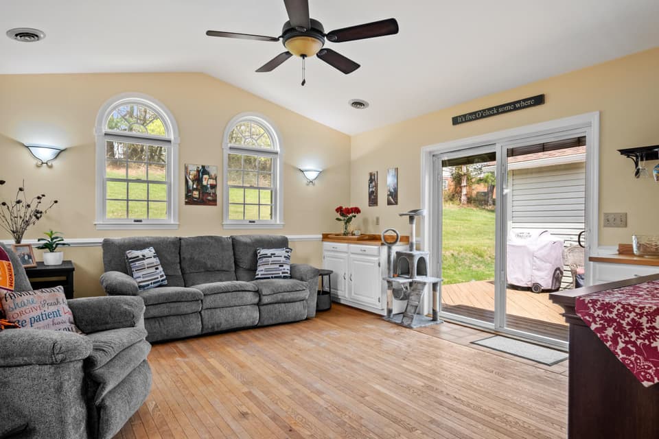 130 Somerset Street, photo 15 of 40
