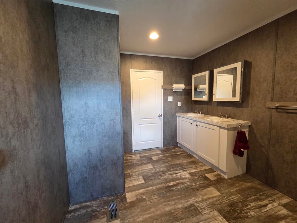 80 Boxwood Drive, photo 22 of 40