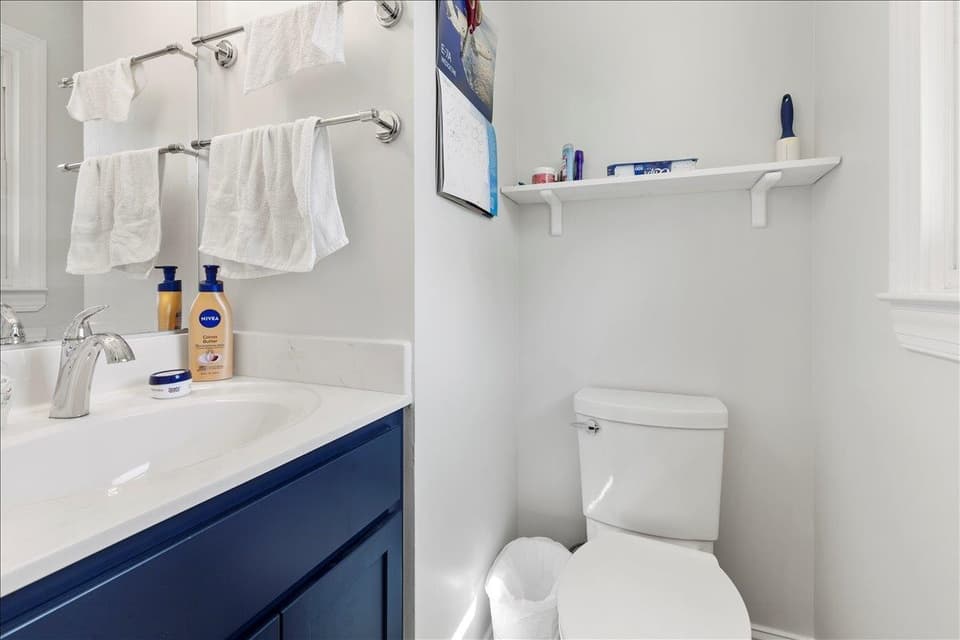180 Henley Drive, photo 31 of 40