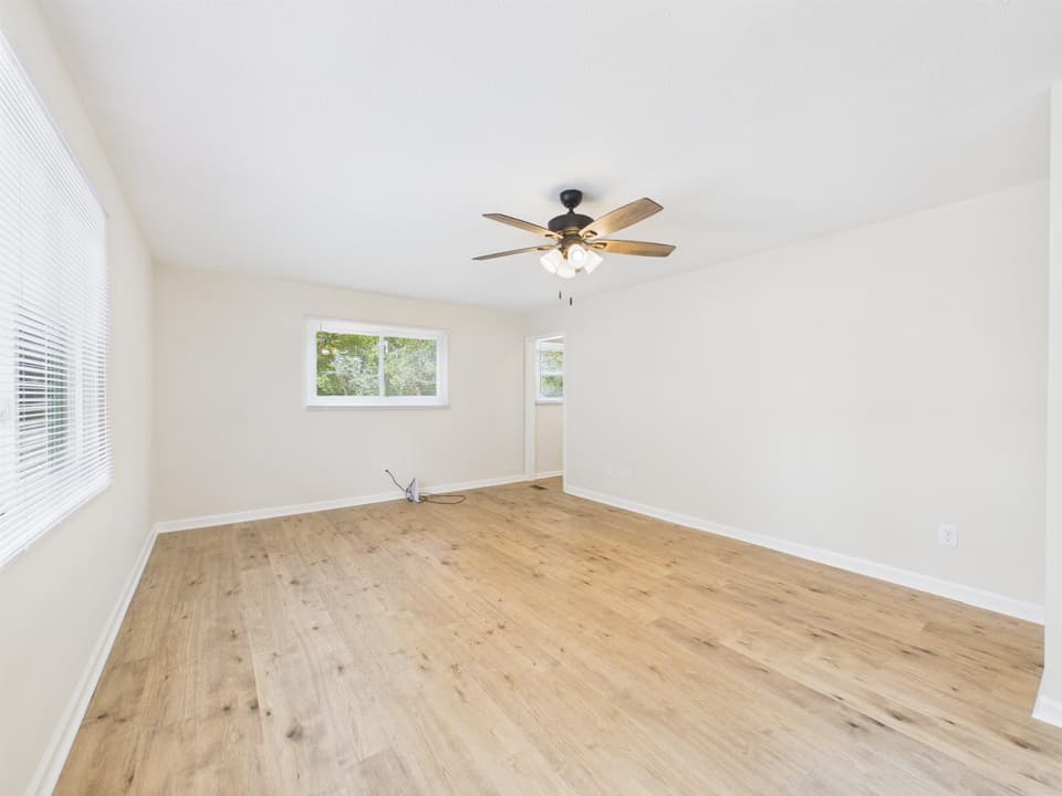 966 Magnolia Lane, photo 9 of 40