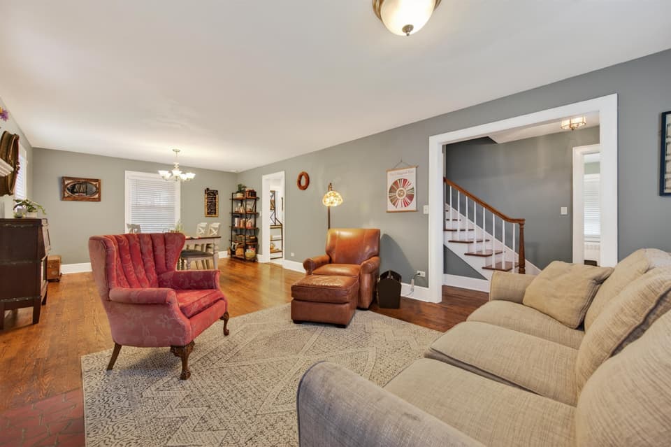 301 S Franklin Street, photo 5 of 35