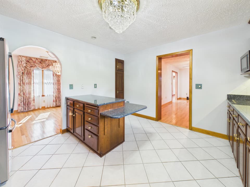 240 Walnut Drive, photo 17 of 40