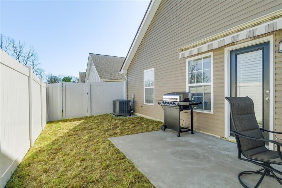 2150 Giles Drive, photo 32 of 37