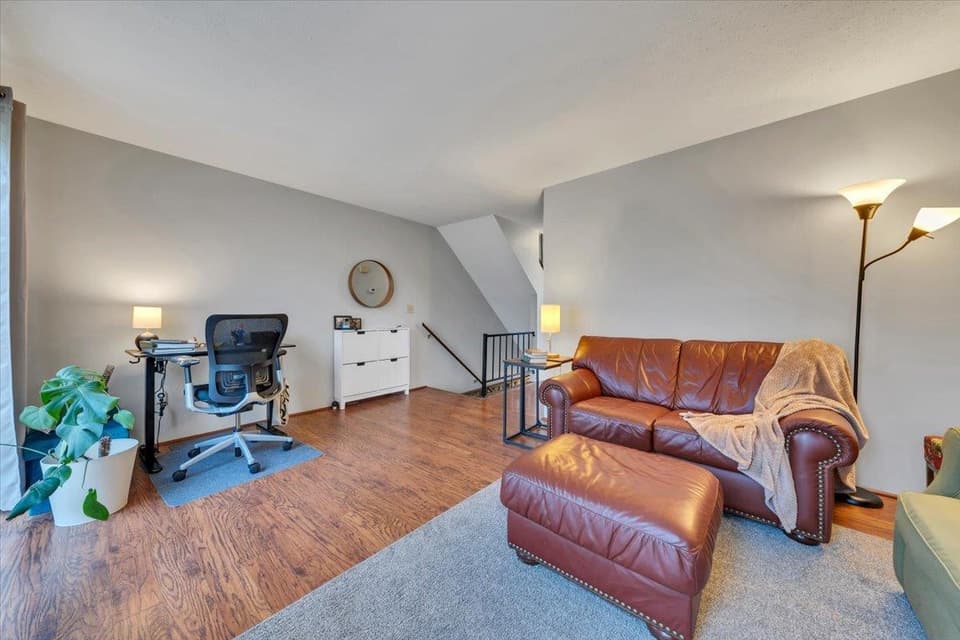 2615 Glade Drive SE, photo 8 of 35