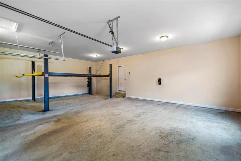 870 Jefferson Circle, photo 19 of 40