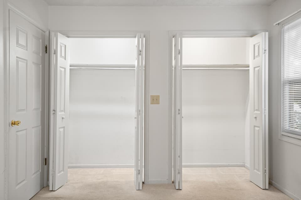 1305 Chestnut Drive, photo 16 of 40