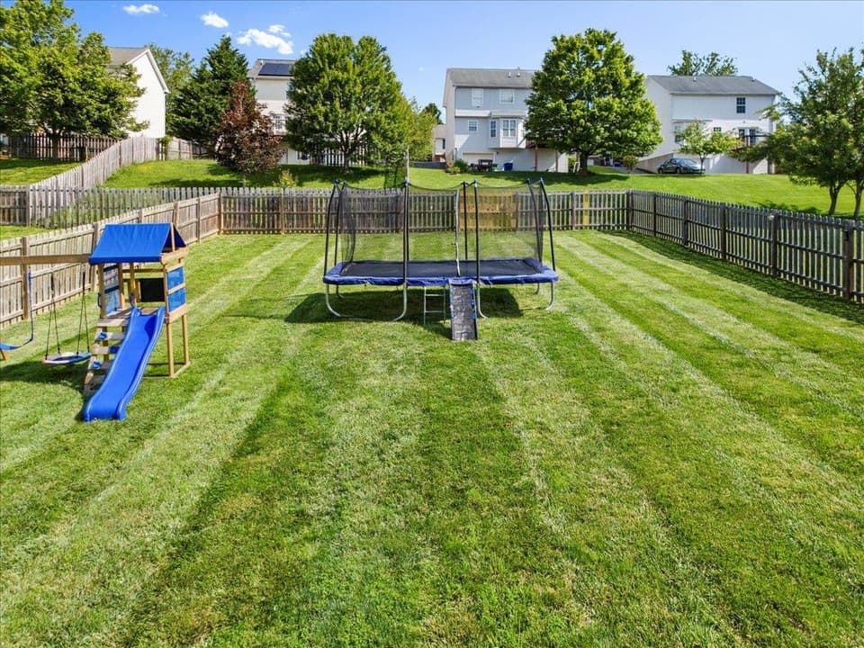 150 Sage Lane, photo 25 of 32