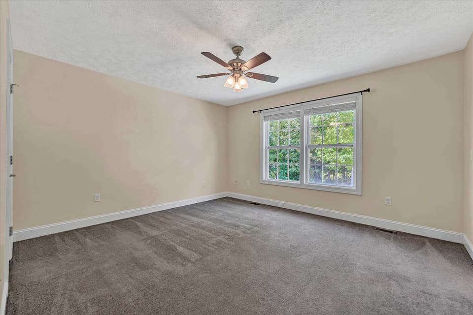 335 Robin Hood Drive, photo 18 of 40