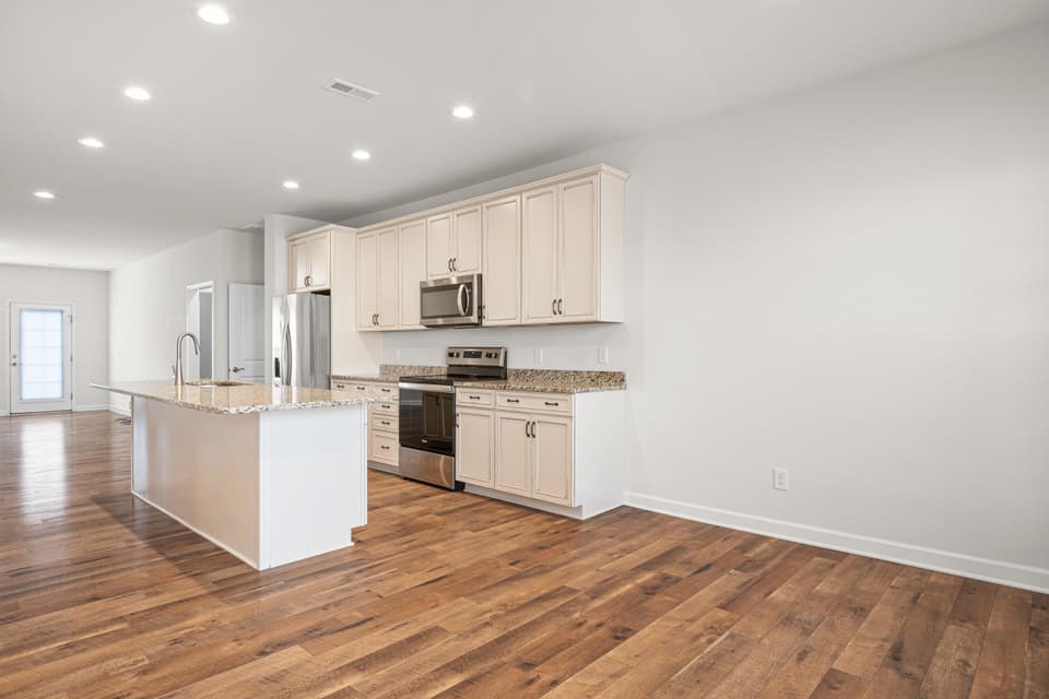 215 Hamilton Avenue NW, photo 8 of 40