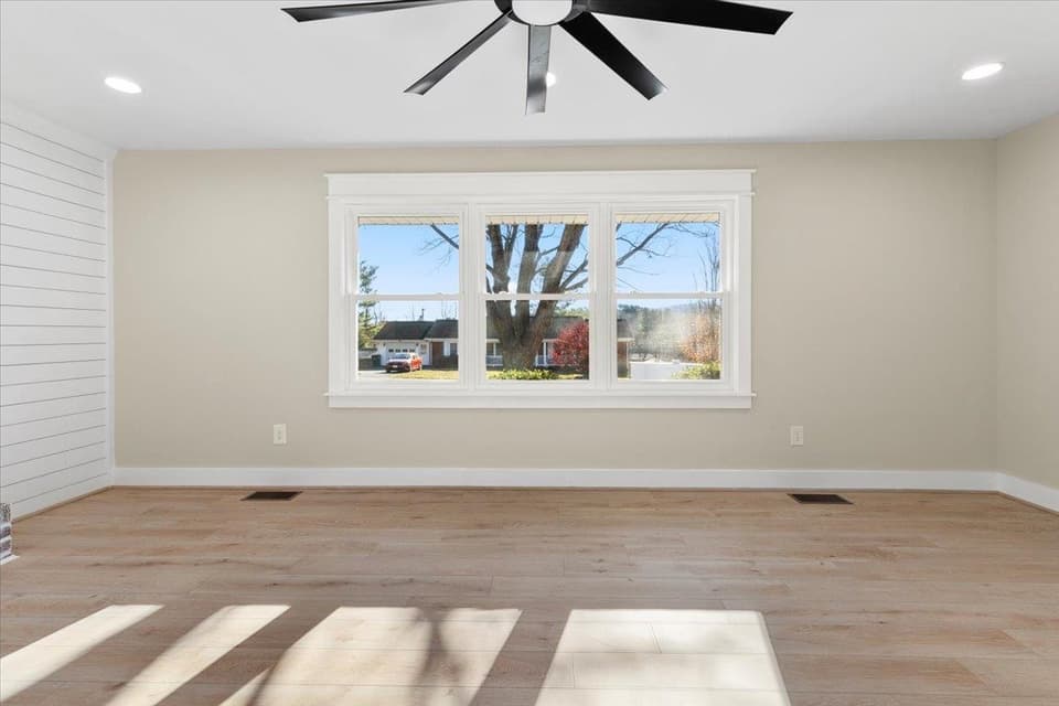 855 Mountain View Drive, photo 14 of 40