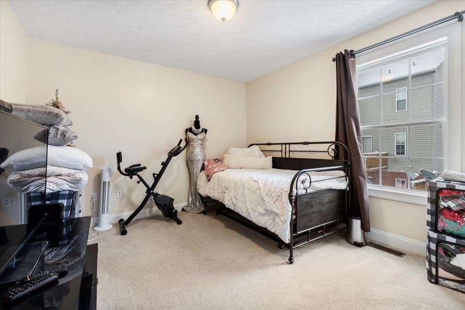 910 Oak Tree Boulevard, photo 22 of 40