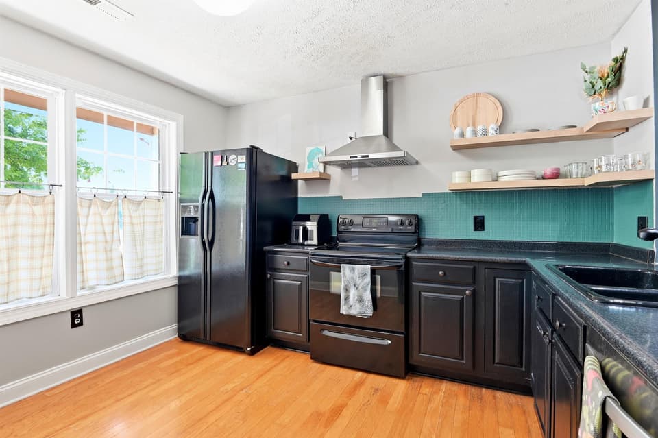 130 Blue Leaf Drive, photo 6 of 32