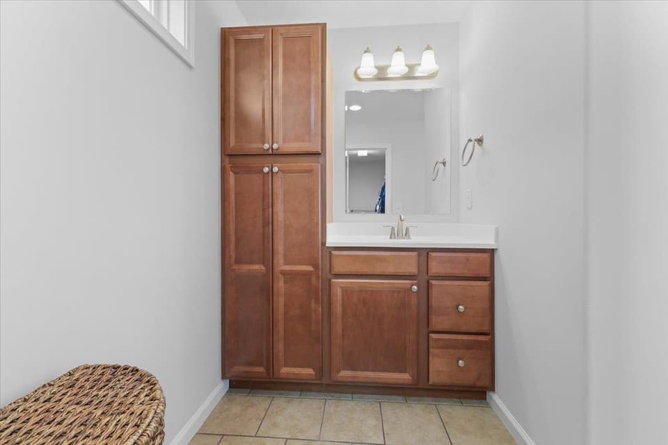 2150 Giles Drive, photo 27 of 37