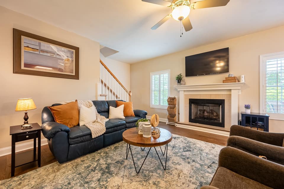 1136 Crosscreek Drive, photo 14 of 40
