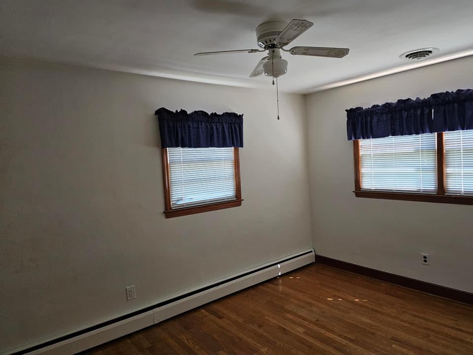 950 McHenry Avenue NE, photo 7 of 15