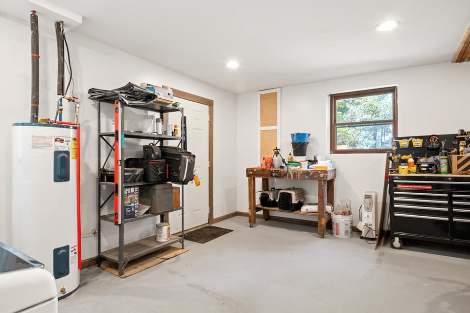 415 Tomahawk Drive, photo 34 of 40