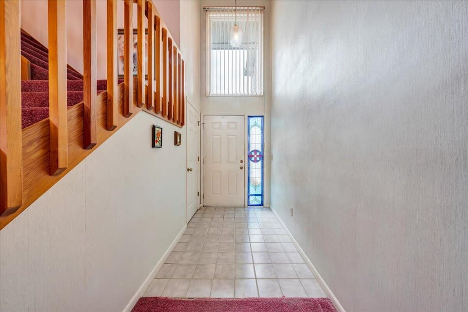 90 Patricia Lane NE, photo 5 of 38