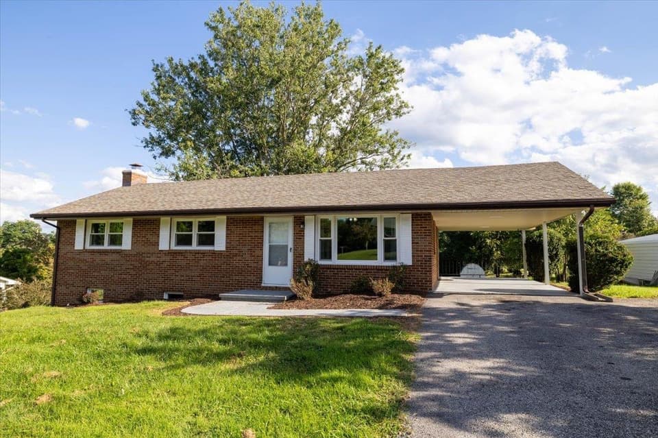 130 Greenway Drive, Christiansburg, VA