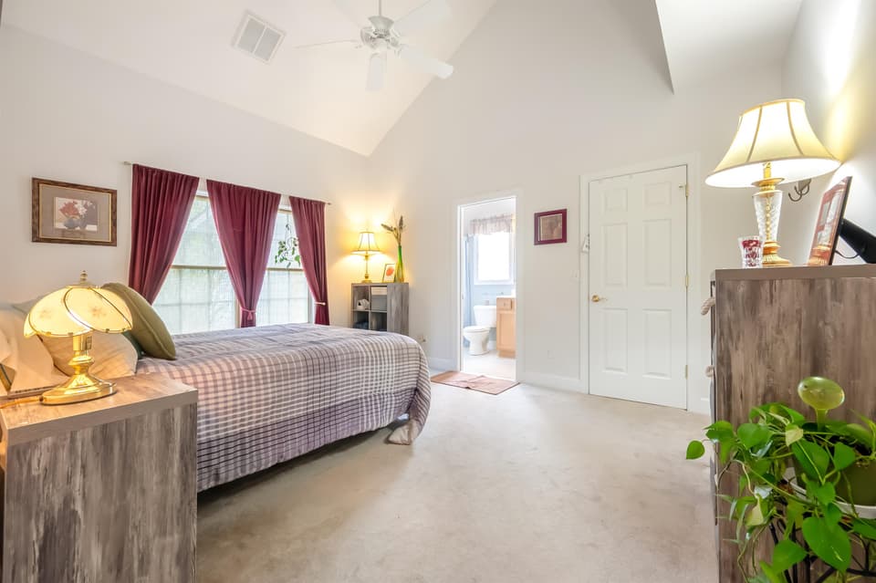 300 Meadow Drive, photo 25 of 40