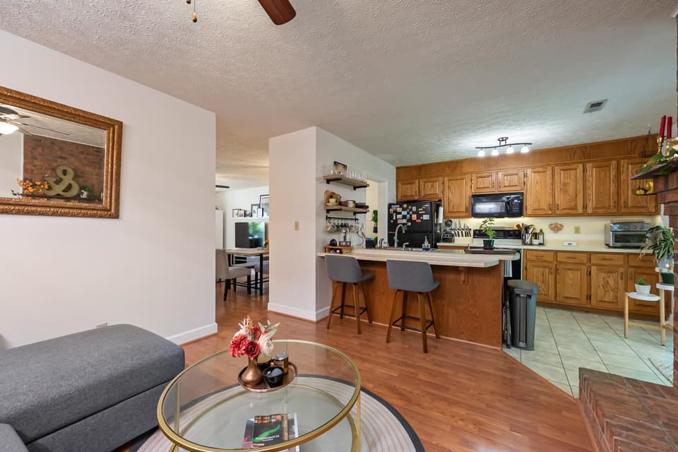705 Colhoun Street NE, photo 25 of 40
