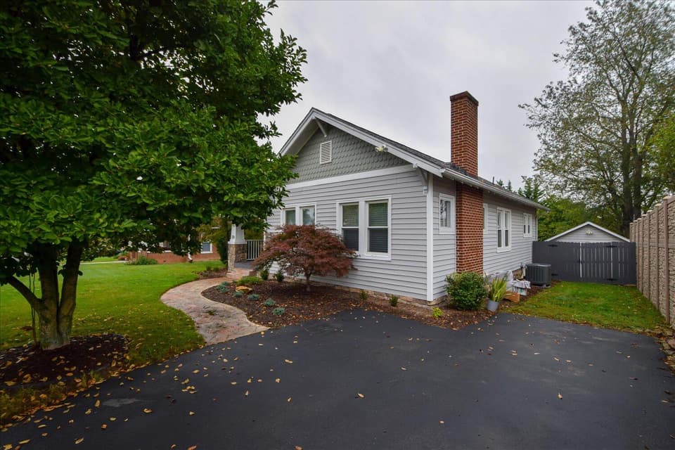 306 S Franklin St, photo 18 of 40