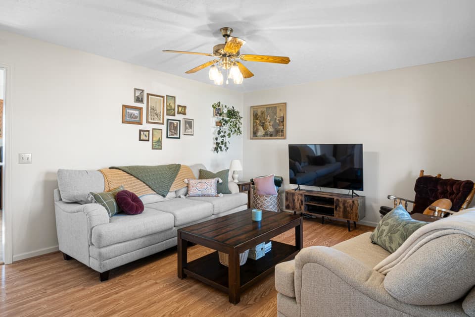 15 Massie Drive NW, photo 11 of 40
