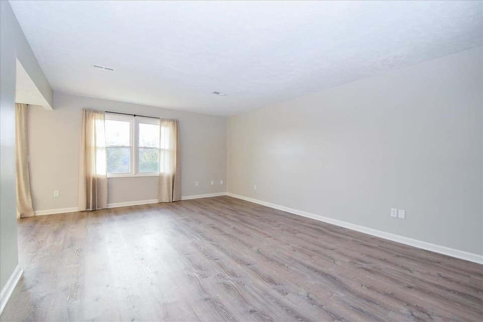475 Warrior Drive, photo 5 of 24