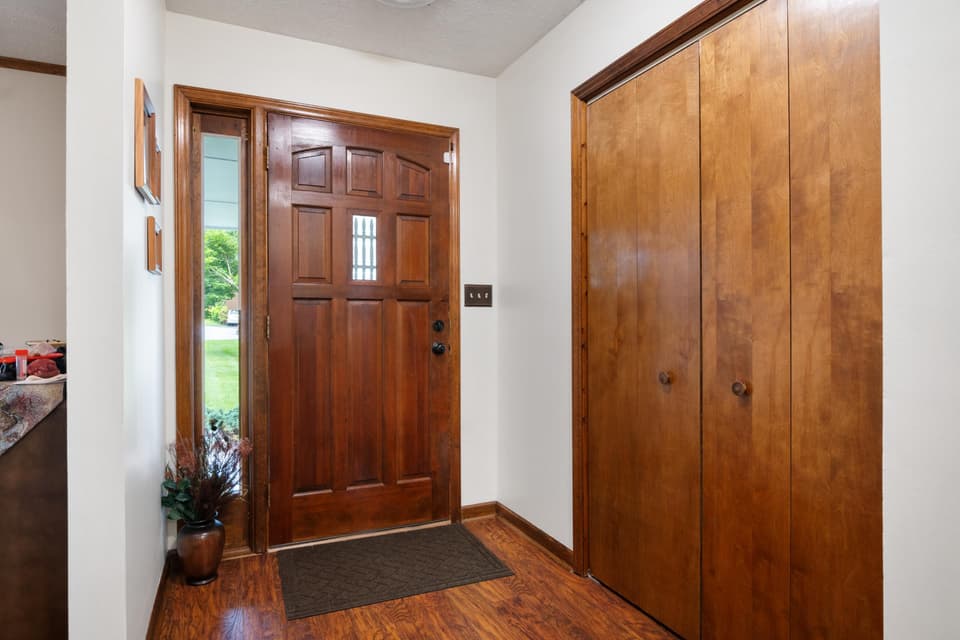 2395 Giles Drive SE, photo 10 of 40