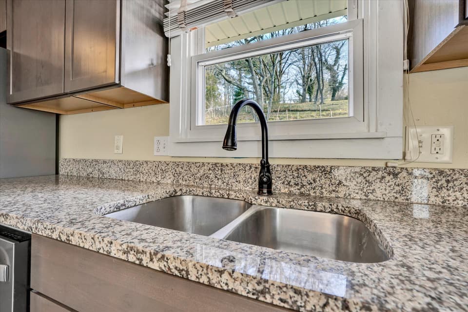 460 Chrisman Street, photo 4 of 25
