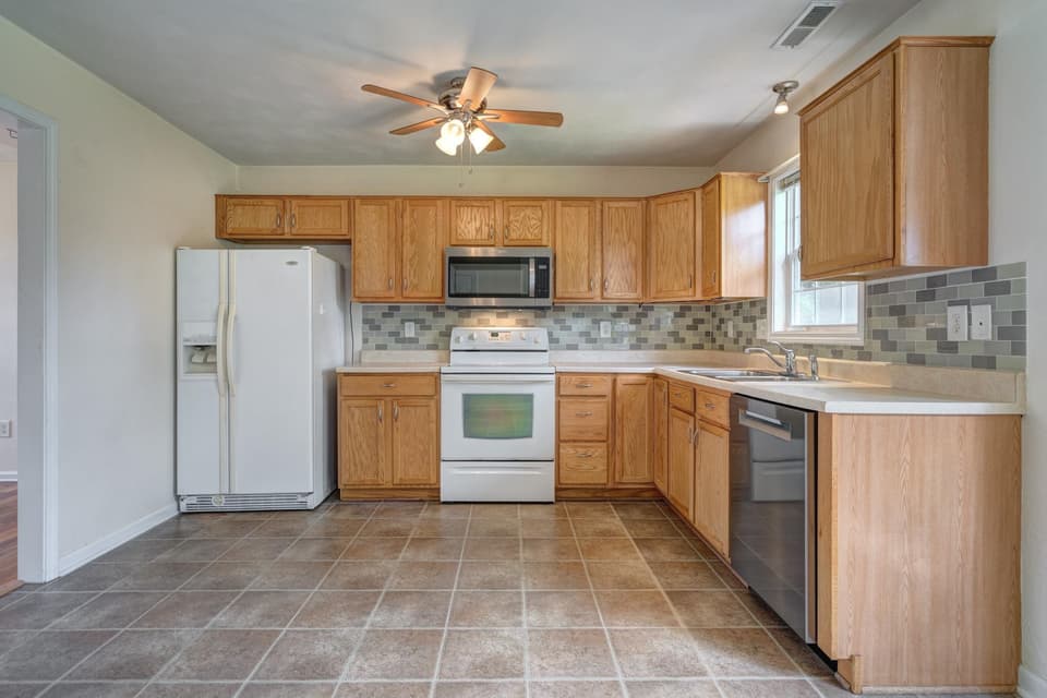 250 Sequoia Circle NW, photo 14 of 37