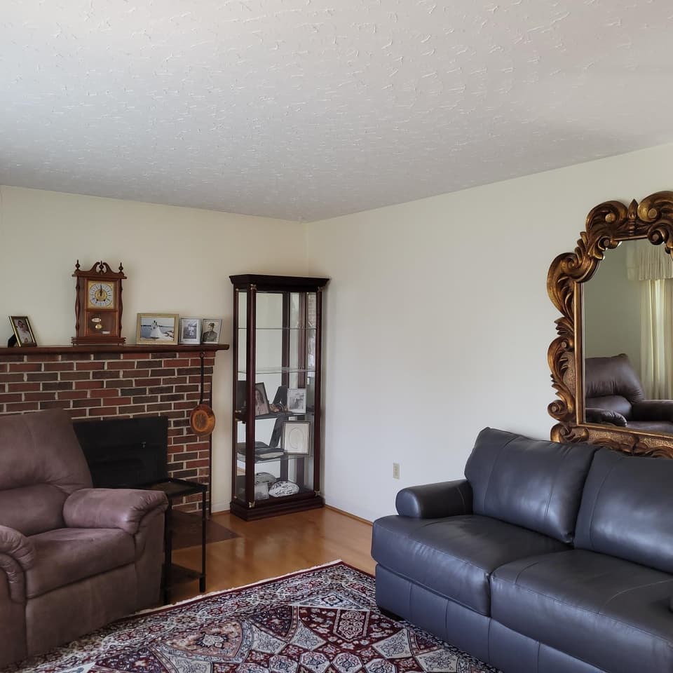 350 Hickory Drive, photo 5 of 31