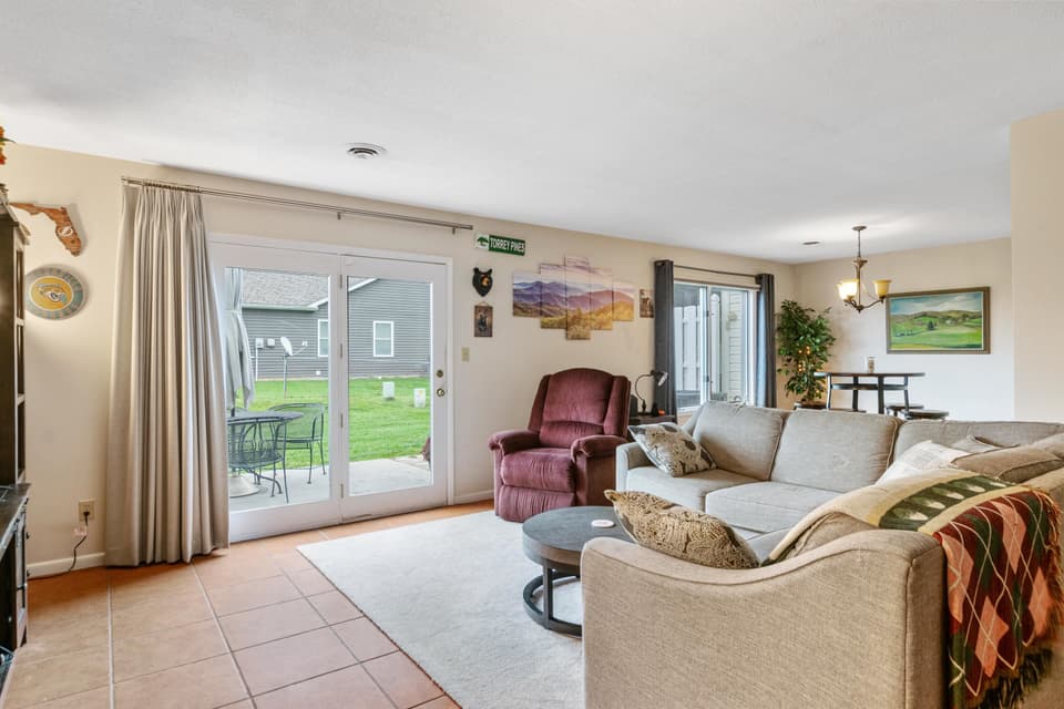 80 Patricia Lane, photo 7 of 40